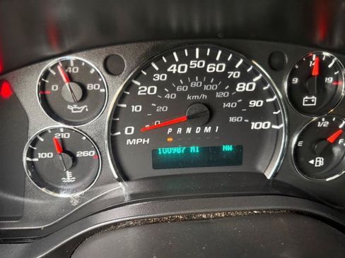 Used 2013 GMC Savana 2500 RWD image 26