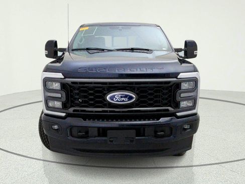 Used 2023 Ford F250 Lariat w/ Sport Appearance Package AWD/4WD image 3