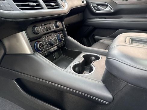 Used 2022 Chevrolet Tahoe LT w/ LT Signature Package image 28