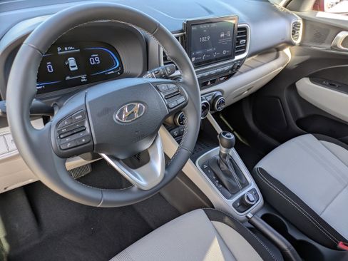 Certified 2026 Hyundai Venue SEL image 18