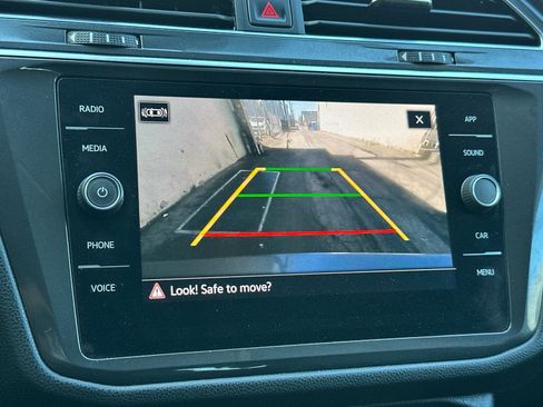 Used 2023 Volkswagen Tiguan SE image 23