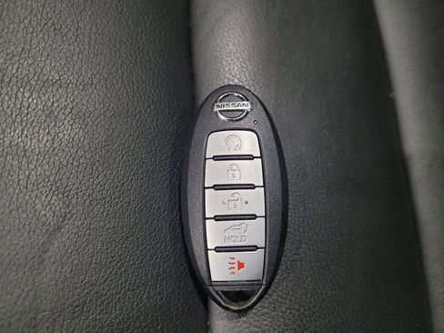 Used 2021 Nissan Rogue SL AWD/4WD image 32