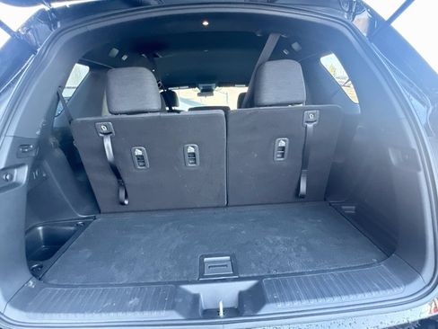 Used 2025 Honda Pilot Sport image 25