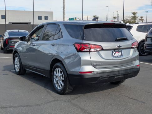 Used 2023 Chevrolet Equinox LS w/ LS Convenience Package image 3