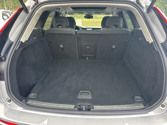 Used 2025 Volvo XC60 B5 Plus AWD/4WD image 26