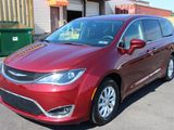 Used 2018 Chrysler Pacifica Touring Plus image 5