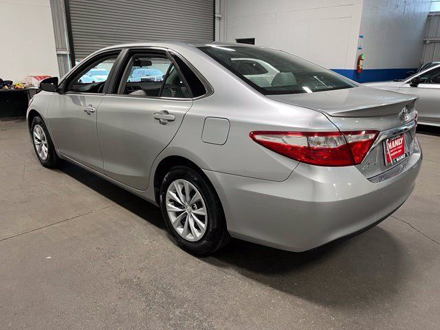 Used 2017 Toyota Camry LE FWD image 5