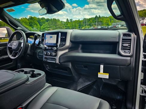 New 2026 RAM 5500 Tradesman AWD/4WD image 30