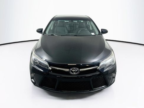 Used 2017 Toyota Camry SE FWD image 2