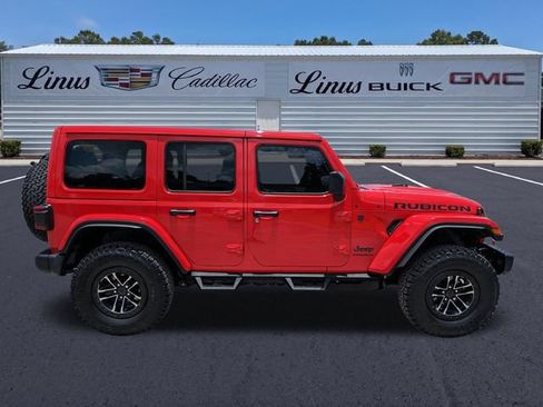 Used 2026 Jeep Wrangler Unlimited Rubicon AWD/4WD image 3