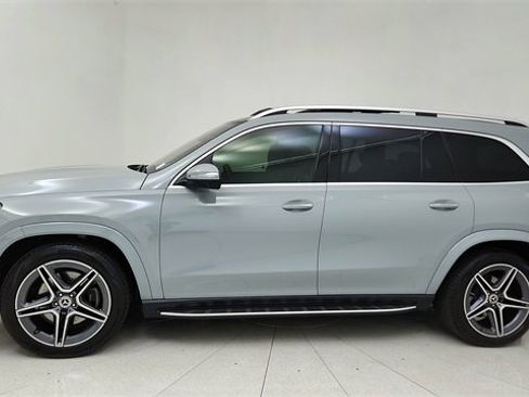 Used 2024 Mercedes-Benz GLS 450 4MATIC image 3