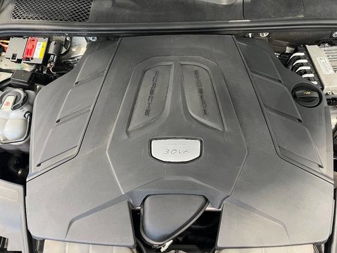 Used 2019 Porsche Cayenne AWD/4WD image 34