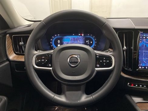 Used 2023 Volvo XC60 B5 Plus w/ Protection Package Premier image 10