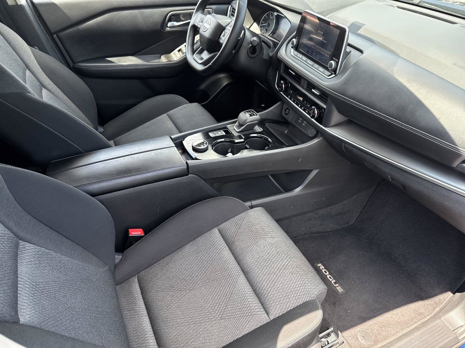 Used 2025 Nissan Rogue SV AWD/4WD image 25