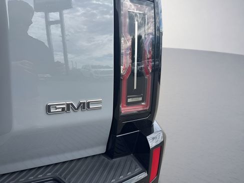 Used 2024 GMC Hummer EV 2X AWD/4WD image 38