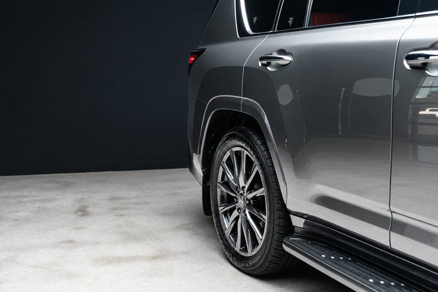 Used 2024 Lexus LX 600 F Sport AWD/4WD image 7