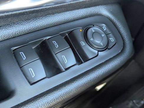 Used 2024 GMC Terrain SLT AWD/4WD image 23