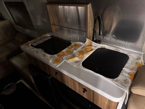 Used 2022 Mercedes-Benz Sprinter 3500 image 32