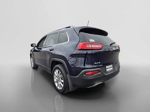 Used 2016 Jeep Cherokee Limited w/ Luxury Group AWD/4WD image 3