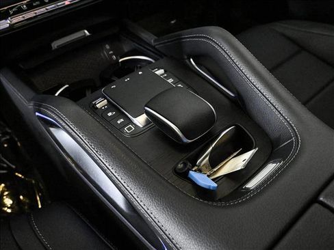 Certified 2026 Mercedes-Benz GLE 450 4MATIC w/ 3rd Row Seat Package image 13