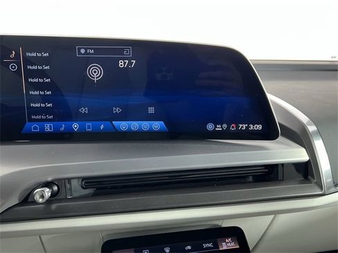 Used 2026 Cadillac Vistiq Sport image 14