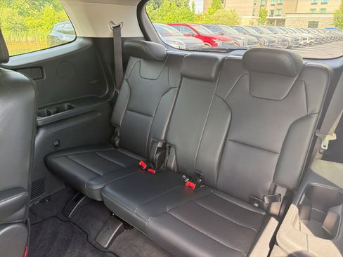 Certified 2023 Kia Telluride S w/ S Sunroof Package AWD/4WD image 19