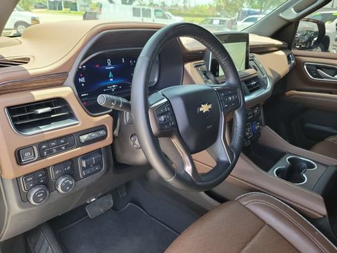 Used 2024 Chevrolet Suburban High Country AWD/4WD image 17