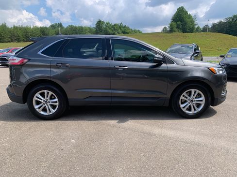Used 2019 Ford Edge SEL w/ Equipment Group 201A AWD/4WD image 2