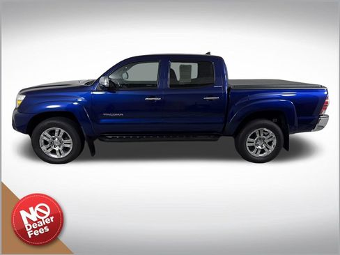 Used 2015 Toyota Tacoma 4x4 Double Cab w/ Limited Package image 7