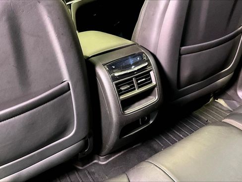 Used 2019 Cadillac XT5 Platinum image 10