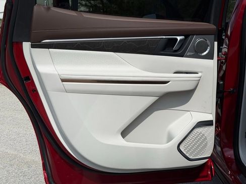 New 2026 Buick Enclave Avenir w/ Super Cruise Package FWD image 20