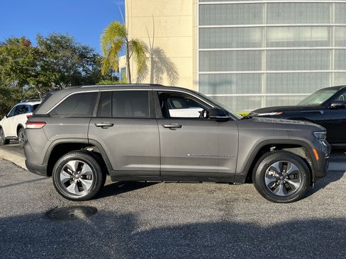 Used 2022 Jeep Grand Cherokee Limited 4xe image 7