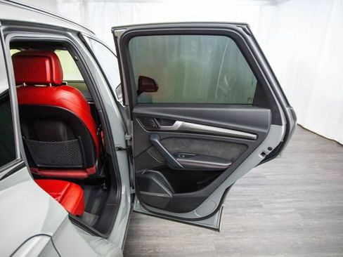 Used 2020 Audi SQ5 Premium Plus w/ Premium Plus Package image 23