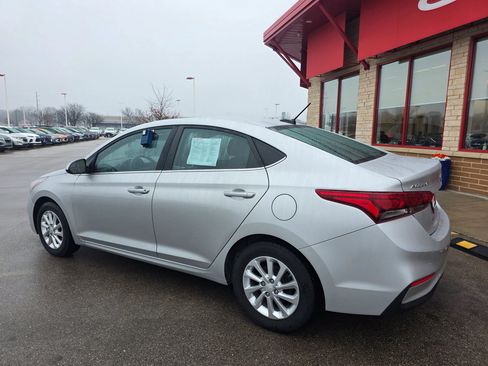 Used 2022 Hyundai Accent SEL image 5