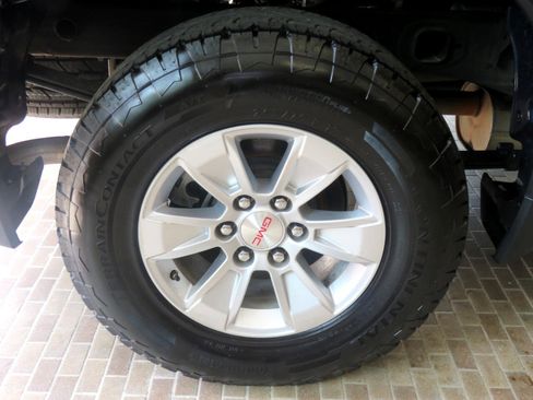 Used 2020 GMC Sierra 1500 SLE image 9