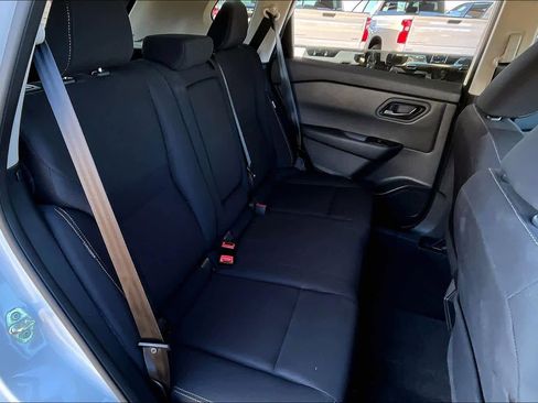 Used 2025 Nissan Rogue S AWD/4WD image 18