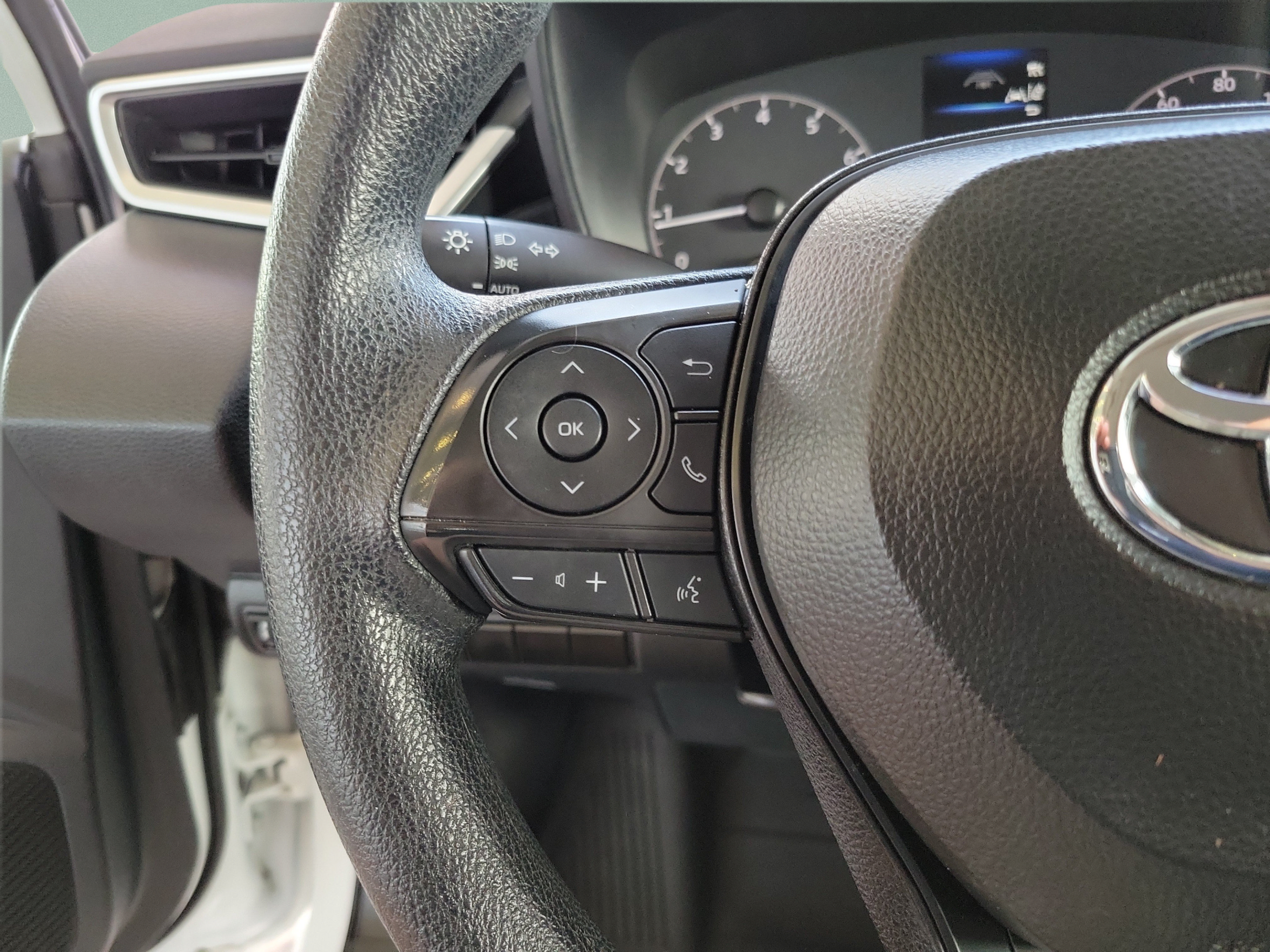 Used 2024 Toyota Corolla LE FWD image 18