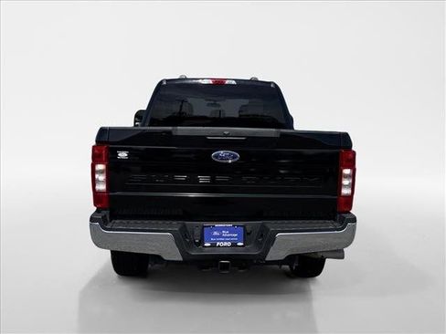 Used 2022 Ford F250 XLT AWD/4WD image 5