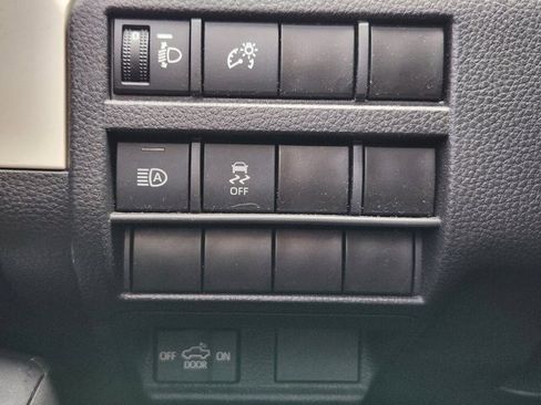 Used 2024 Toyota Tacoma TRD Off-Road image 21