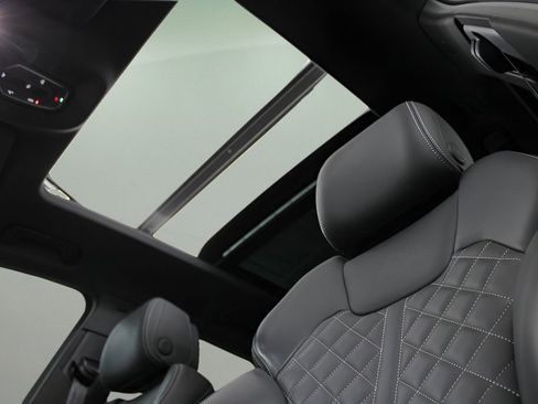 Used 2024 Audi SQ5 Premium Plus AWD/4WD image 32