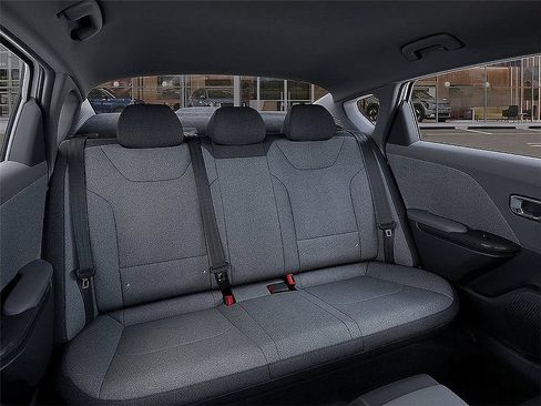 Used 2025 Kia K4 FWD image 16