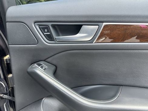 Used 2017 Audi Q5 2.0T Premium Plus w/ Technology Package image 12