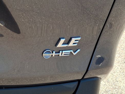 Used 2025 Toyota RAV4 LE AWD/4WD image 30