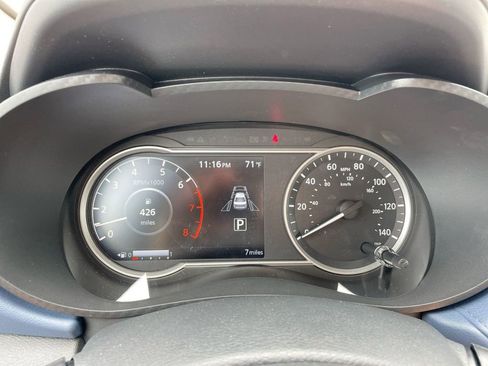 Certified 2025 Nissan Versa SV w/ Trunk Package image 25