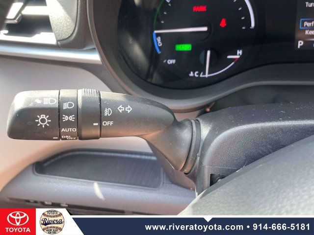 Used 2024 Toyota Sienna XLE w/ XLE Plus Package AWD/4WD image 25
