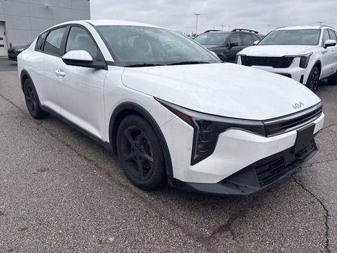 Certified 2025 Kia K4 LXS image 3