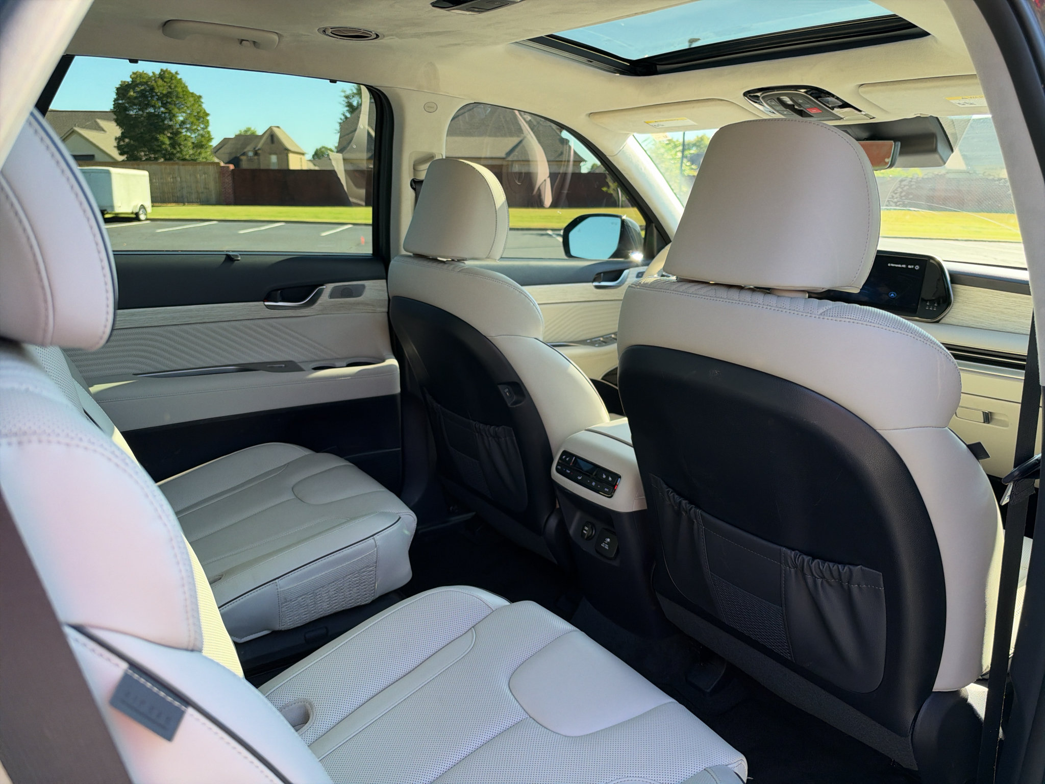 Used 2025 Hyundai Palisade Calligraphy AWD/4WD image 18