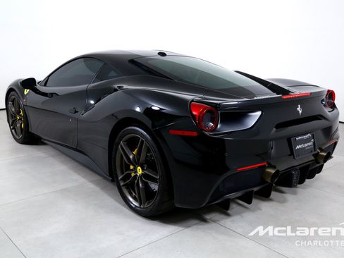 Used 2017 Ferrari 488 GTB RWD image 6