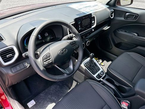New 2025 Hyundai Venue Limited image 6
