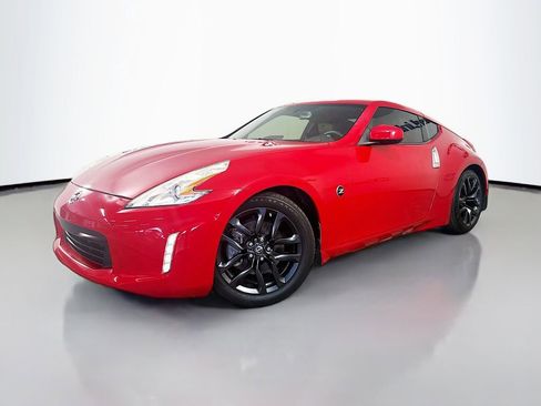 Used 2016 Nissan 370Z Coupe RWD image 3